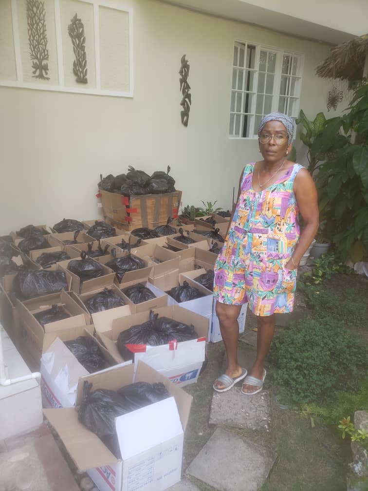 Eline with food kits